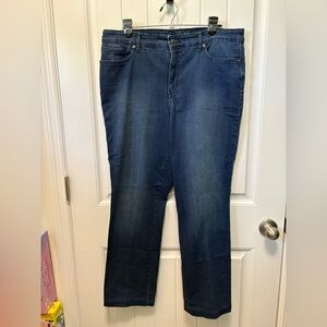 Gloria Vanderbilt Rail Straight Women's Blue Jeans. Size 16. All slimming effect